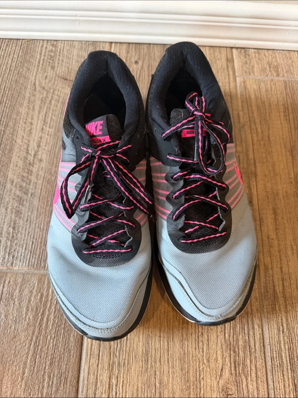 Nike Women’s Black, Gray & Pink Athletic Running Shoes